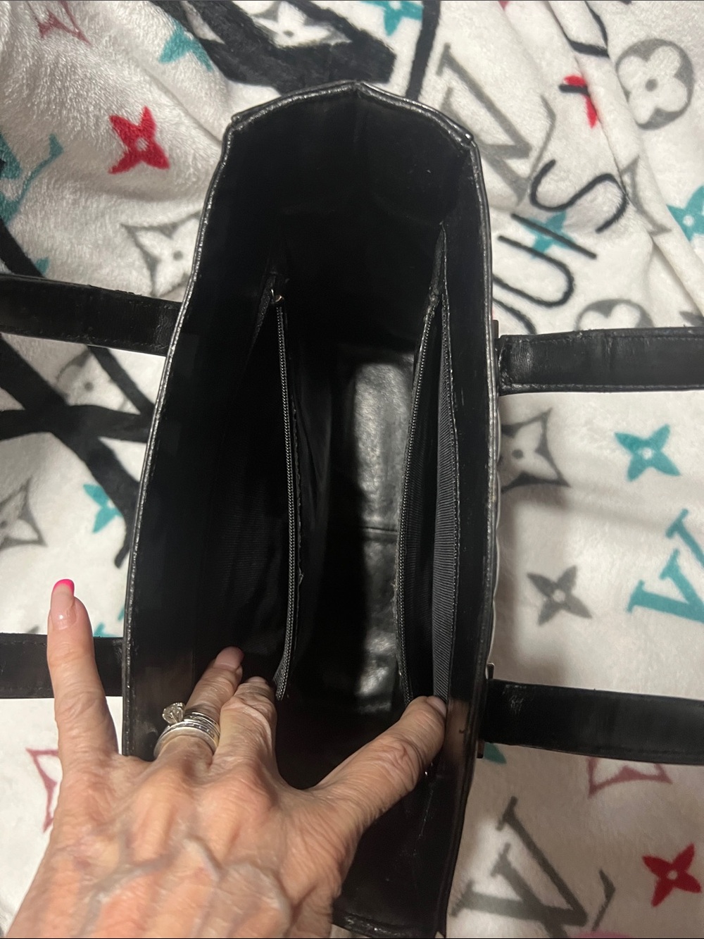 Chanel Black Quilted Patent Leather Tote Bag - Picture 4 of 8
